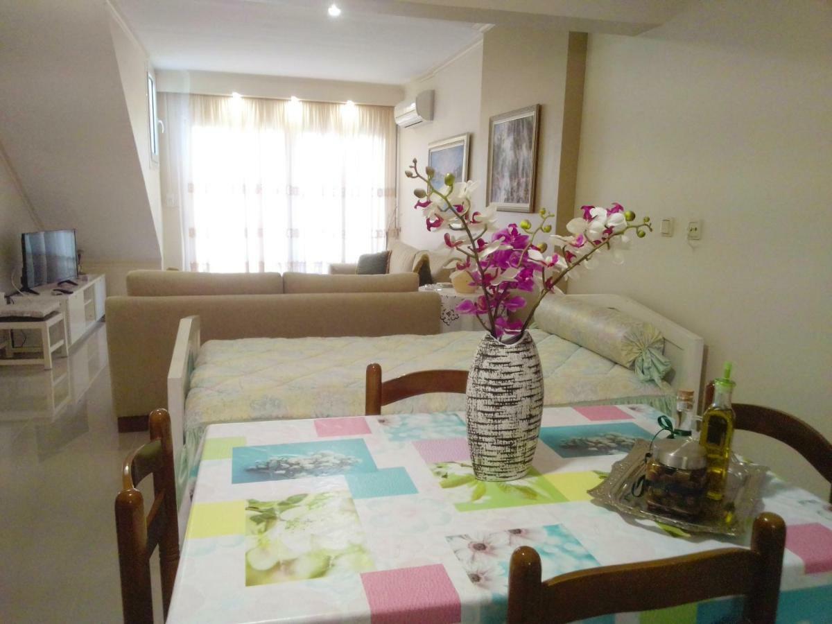 Appartamento Maria'S Garden House Flogita Esterno foto
